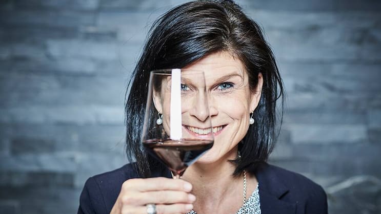 Sylvia Berger, 47: Die Baslerin ist die grösste Weinverkäuferin der Schweiz: Als Category Manager Wein bei Coop ist sie zuständig für ein Sortiment von 900 Weinen in den mehr als 900 Verkaufsstellen des Grossverteilers. Und für den Weinclub Mondovino.