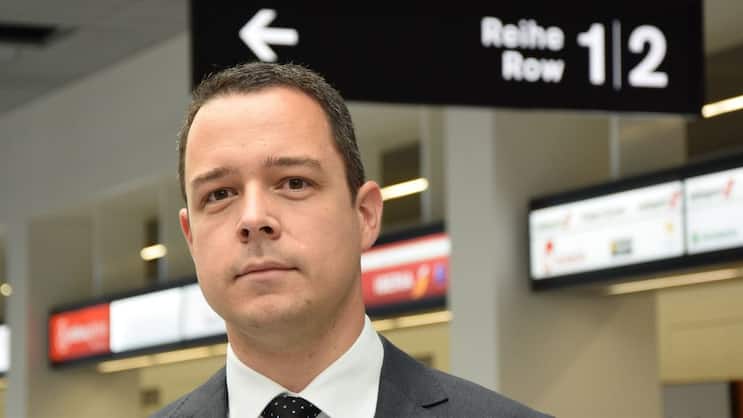Für die Investitionen des Flughafens Zürich sind auch politische und soziale Bedingungen eines Landes wichtig, sagt CFO Lukas Brosi.