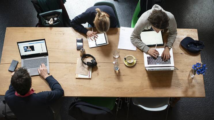 Mikromanagement, starre Prozesse und Hierarchien liegen den Millennials nicht. Sie wünschen Flexibilität in jedem Bereich.