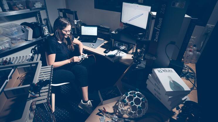 Neuartige Kopfhörer: Séverine Chardonnens und ihr Team arbeiten am Firmensitz in Opfikon ZH daran, das beliebte Gadget intelligent zu machen.
