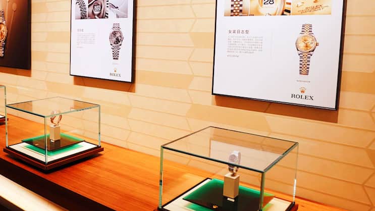 Rolex-Uhren in einem Laden in Schanghai: Rolex expandiert mit Bucherer nach China.