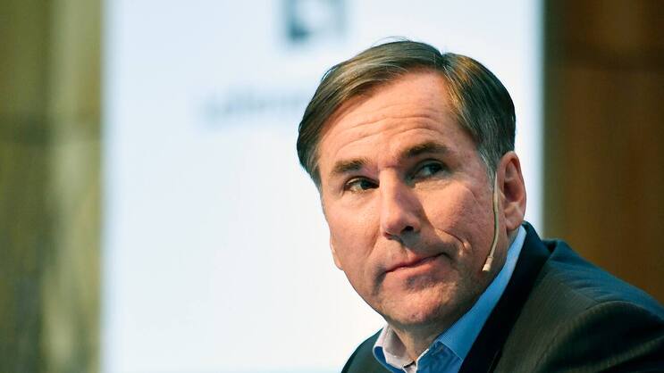 Jan Jenisch bezog für 2017 neben Grundgehalt, Bonus und Aktien auch eine Entschädigung für gesperrte Sika-Aktien.