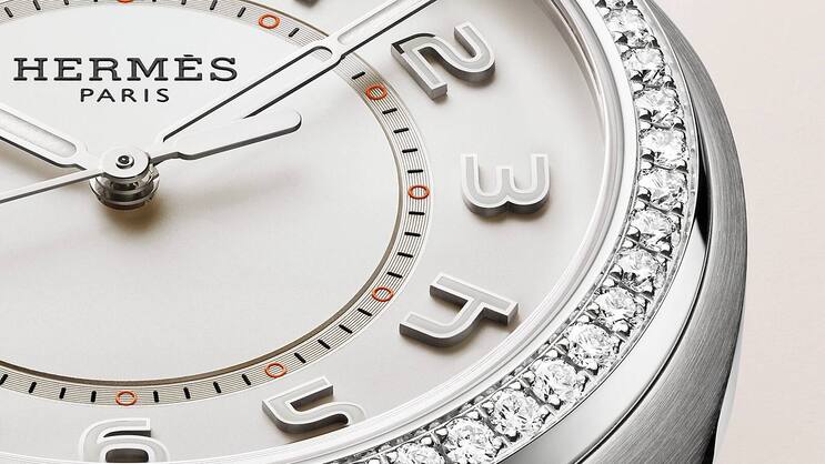 Hermès Cut: Keine Datumsanzeige, dafür eine Krone bei 13.30 Uhr.
