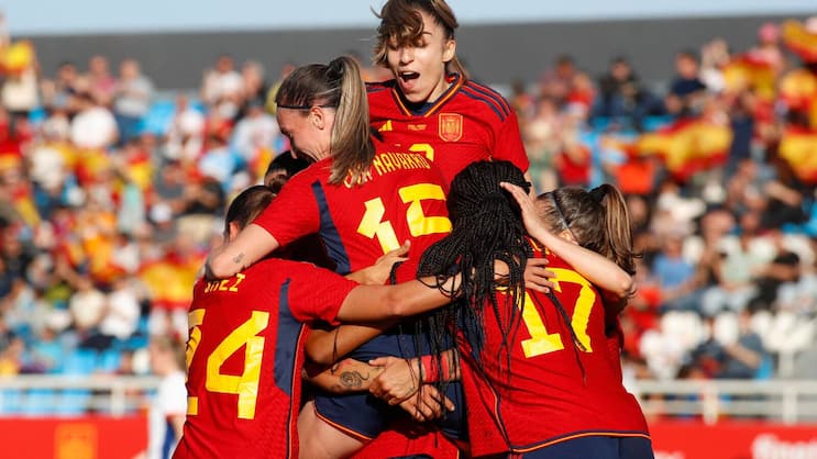 Spaniens Nationalspielerinnen haben bei ihrem Verband gleich hohe Prämien wie das Männerteam erstritten.
