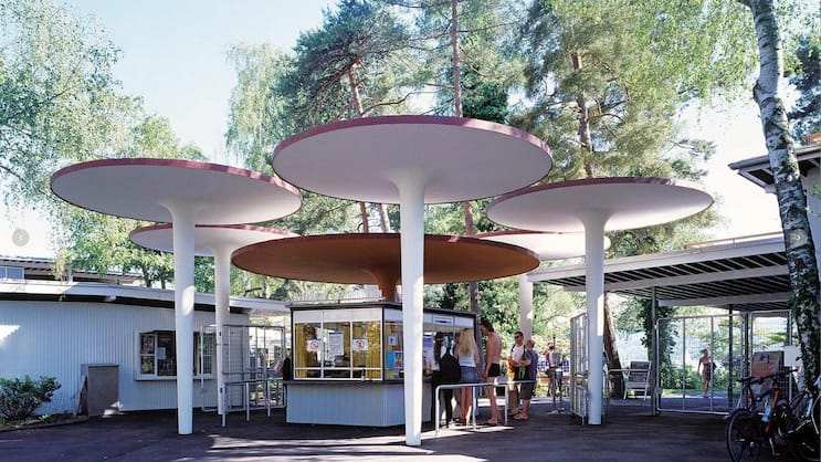Badi-Restaurants, wie das der Stadtzürcher Badi Tiefenbrunnen, sind hart umkämpft.