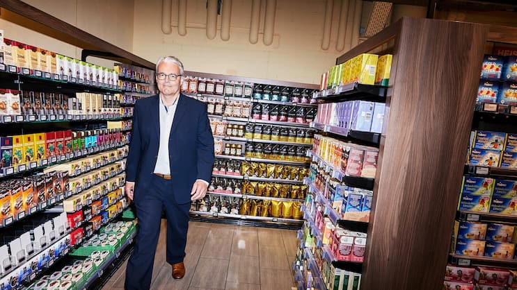 Superdruck: Peter Diethelm, Chef der Migros Supermarkt AG, streicht 150 Stellen.