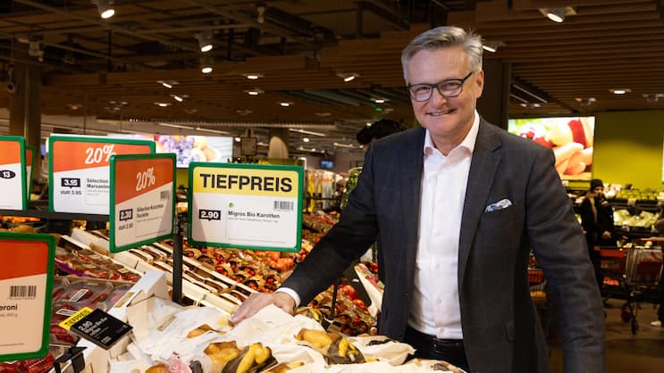 Migros-Chef Mario Irminger macht mit Tiefpreisen auf Discounter.