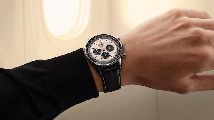 Breitling und die Swiss pflegen seit 2016 eine Partnerschaft. Die Uhr dazu ist eine besondere Navitimer.
