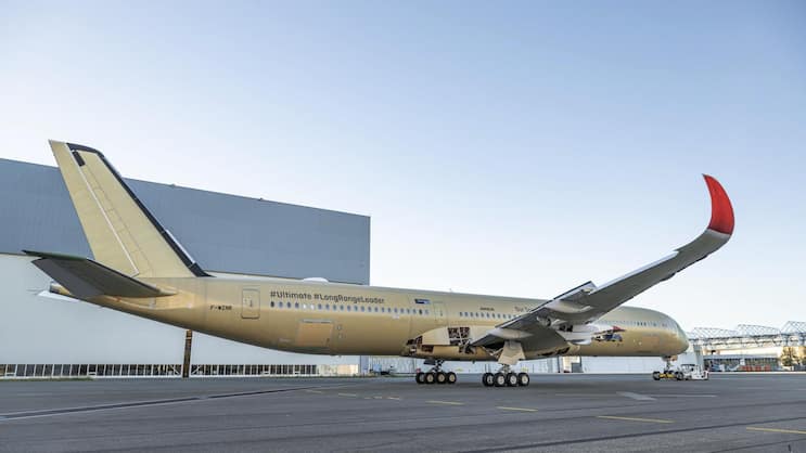 Der neue Airbus A350 von Qantas beim Rollout im Werk von Toulouse (F).