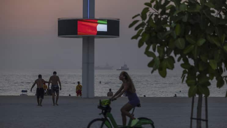 Ein Strand bei Nacht letzte Woche in Dubai. Katarina Premfors für das WSJ