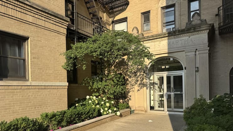 Das «Princess Martha»-Gebäude in Astoria, in dem Bürgermeister Zohran Mamdani früher wohnte.