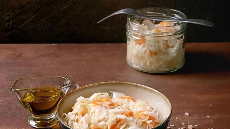 Die Anhänger dieser Ernährungsweise sind offenbar zu dem Schluss gekommen, dass die gesundheitlichen Vorteile von Sauerkraut den leicht schwefelartigen Geruch überwiegen. 