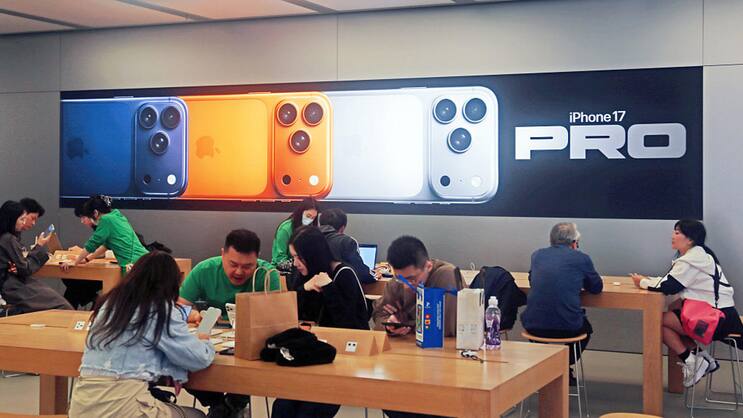 Kunden mit Apple-Produkten