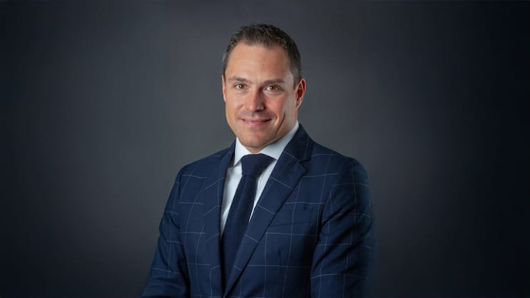 Philippe Amarante ist Head of Government Advisory von Henley & Partners, die Regierungen dabei berät, Vermögende als Einwohner zu gewinnen und einer privaten Klientel Aufenthaltsbewilligungen und Reisepässe vermittelt.
