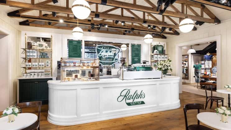 Ralph’s Coffee zieht mit Stores wie in Singapur Instagram-Touristen magnetisch an.