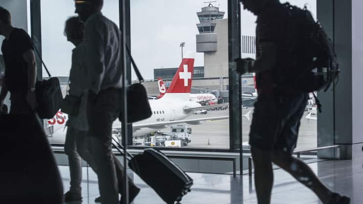 Passagiere am Flughafen Zürich: Die neuen EU-Fluggastrechte sollten bald in Kraft treten.