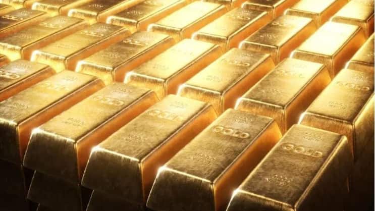 Viele Anlegerinnen und Anleger setzen auf den Rohstoff Gold.
