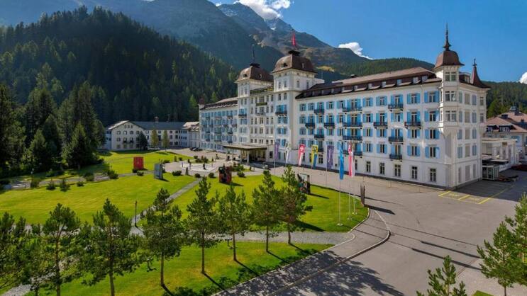 Die Pizza-Kette «Crazy Pizza» eröffnet im Hotel Kempinski in St. Moritz GR ein Lokal.