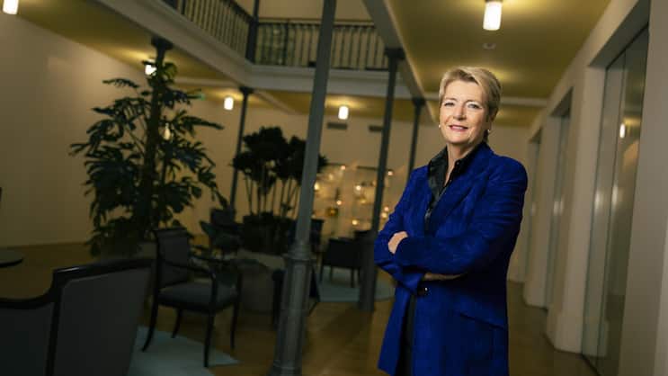 Karin Keller-Sutter ist seit 2019 Mitglied des Schweizer Bundesrates und leitet seit Januar 2023 das Eidgenössische Finanzdepartement (EFD).