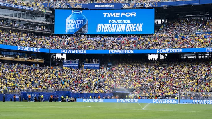 Leeres Spielfeld während der Hydration Break im MetLife-Stadion in New Jersey.