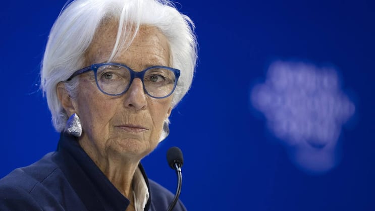 EZB-Chefin Christine Lagarde könnte die neue WEF-Präsidentin werden – und wird von Larry Fink hingehalten.
