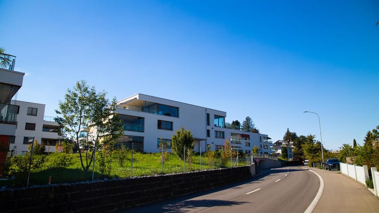 In bisher weniger erschlossenen Gemeinden führt der ÖV-Ausbau zu steigenden Mieten.