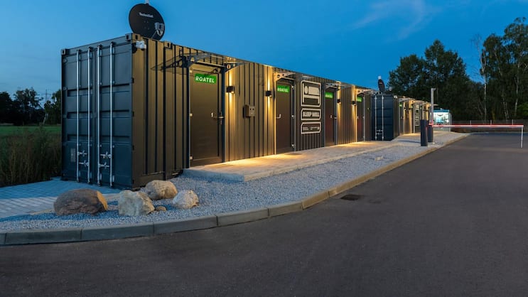 Container-Hotel von Roatel: Erdacht für Lastwägeler, jetzt aber auch bei Gästen ohne Brummi beliebt.