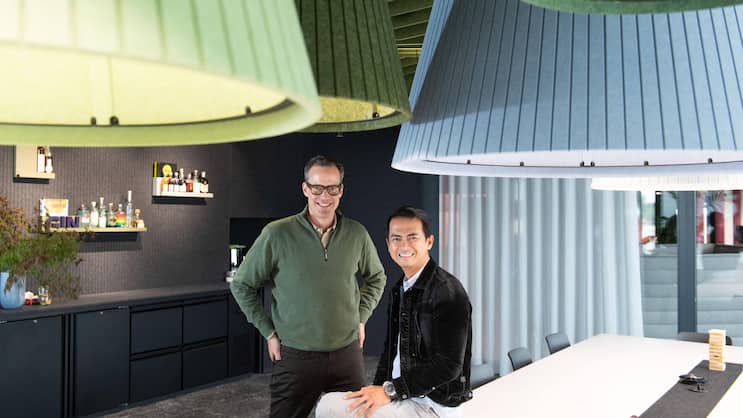 Impact-Acoustic-Gründer Sven Erni (links) und Jeffrey Ibañez: Licht ein, Lärm aus.