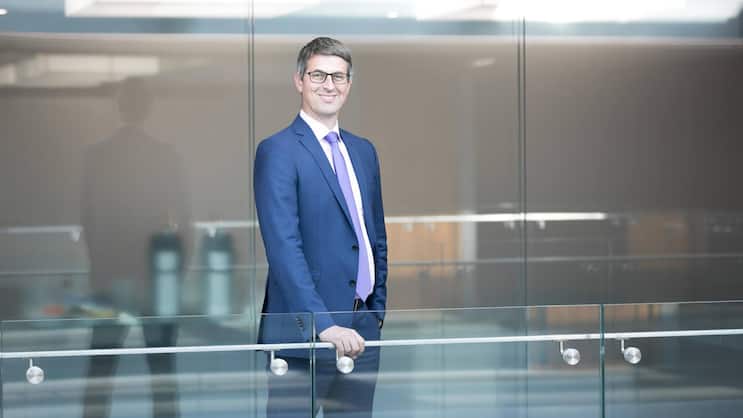 Tilmann Galler ist globaler Marktstratege bei J.P. Morgan. In Frankfurt stationiert, arbeitet er bei den viel beachteten Long-Term Capital Market Assumptions mit.