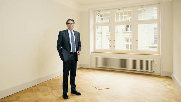 EFG-Chef Giorgio Pradelli in den noch leeren Räumlichkeiten der Bankniederlassung in Bern, die im September eröffnet wird.
