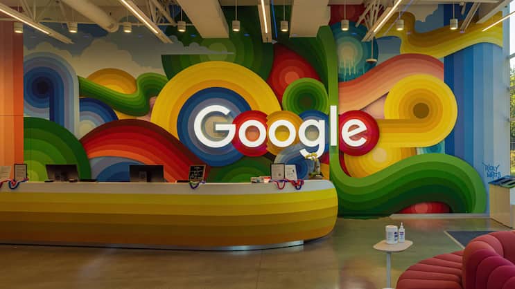 Die Wettbewerbskommission ermittelt gegen den Tech-Giganten Google.