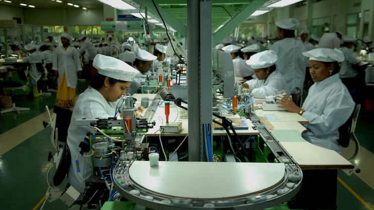 Blick in die Produktion: Das indische Unternehmen Titan beschäftigt 13’400 Angestellte.