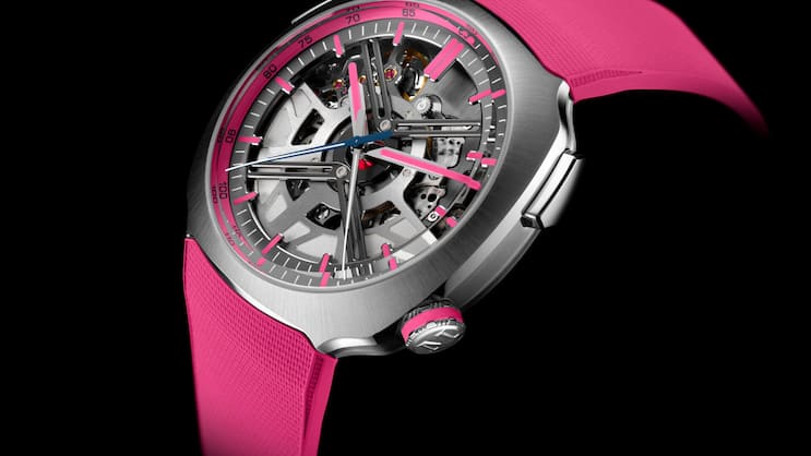 H. Moser eröffnet die Formel-1-Saison mit zwei Streamlinern mit einem Schuss Pink.