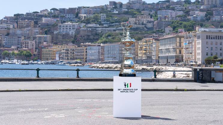 Neapel wird 2027 zum Schauplatz des America's Cup.