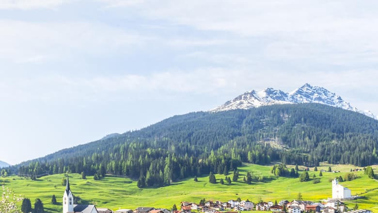 In Savognin kostet der Quadratmeter 8200 Franken. Die Gemeinde in Graubünden liegt 1200 m ü. M. und gehört zu den günstigeren Alpendestinationen.
