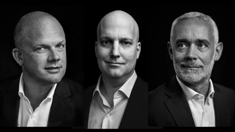 Ben Morach macht mit der Boston Consulting Group den 1. Platz (M.). Gefolgt von Michael Steinmann von McKinsey & Company (l.) und Massimo Lusardi von Bain & Company.