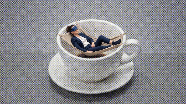 Koffein oder Nickerchen: Was hilft am besten gegen das Mittagstief?