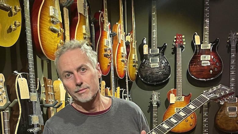Patrick Geser ist Inhaber von Gitarren Total in Zürich.