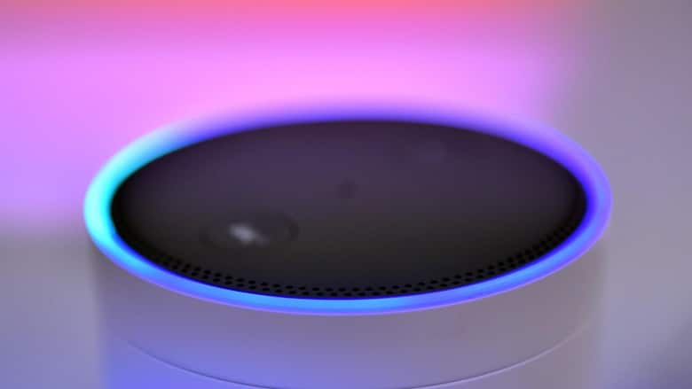 Kind oder Kegel? Mit Amazons Alexa kann über das kegelförmige Mikrofon interagiert werden.