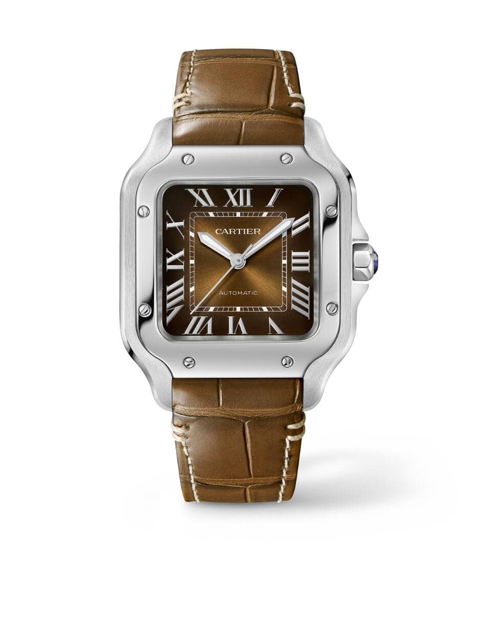 Cartier Santos-Dumont Das dunkelbraune Zifferblatt mit Sonnenschliff gibt dem Klassiker einen erdigen Touch Gelassenheit, insbesondere kombiniert mit einem farblich abgestimmten Leder- anstelle des üblichen Stahlarmbands. 6800 Fr.