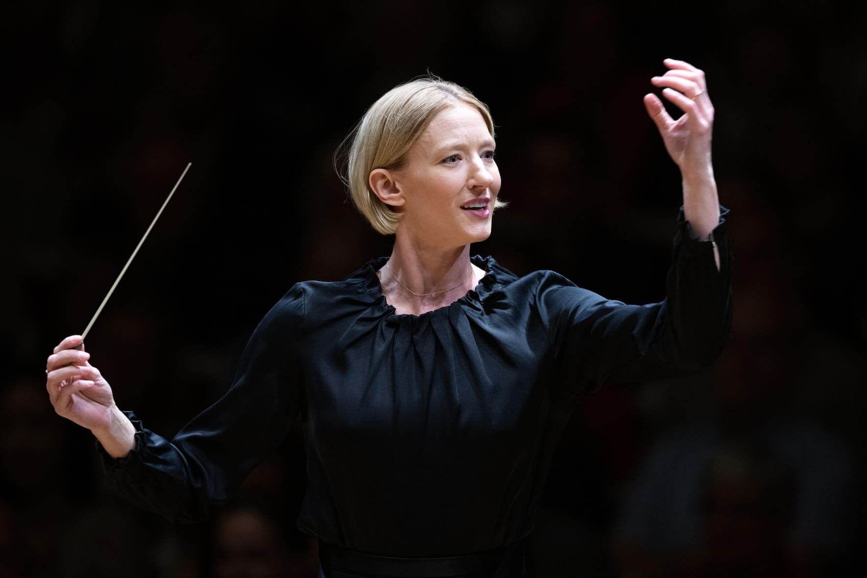 Am ehesten pflegt Joana Mallwitz eine Art Selbst­inszenierung als Maestra.