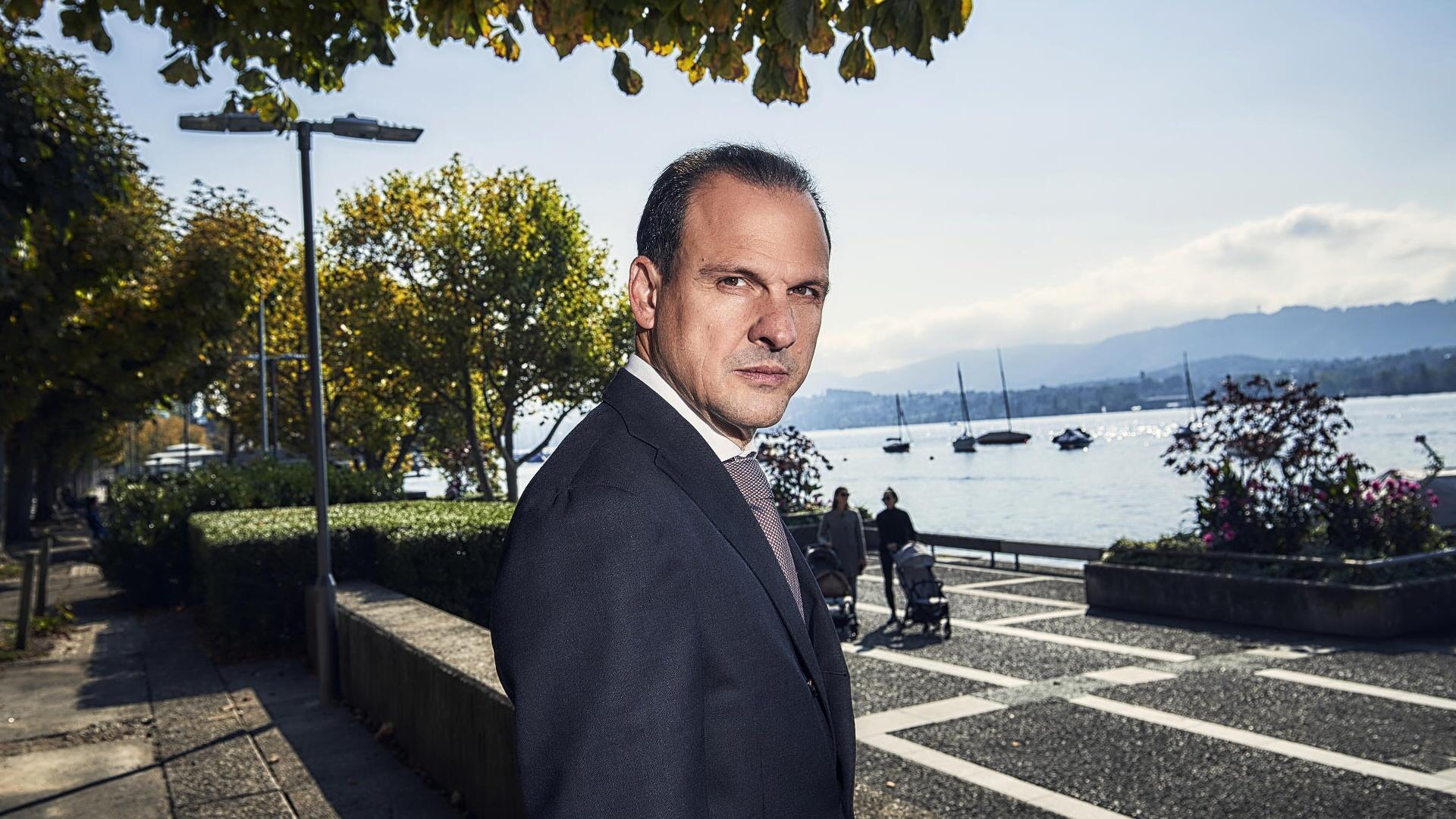 <p>Quinn-Emanuel-Anwalt Thomas Werlen vertritt mehr als 1000 Kläger mit mehr als 80 Prozent des Klagevolumens. Das Urteil folgte seiner Argumentation fast vollständig.</p>