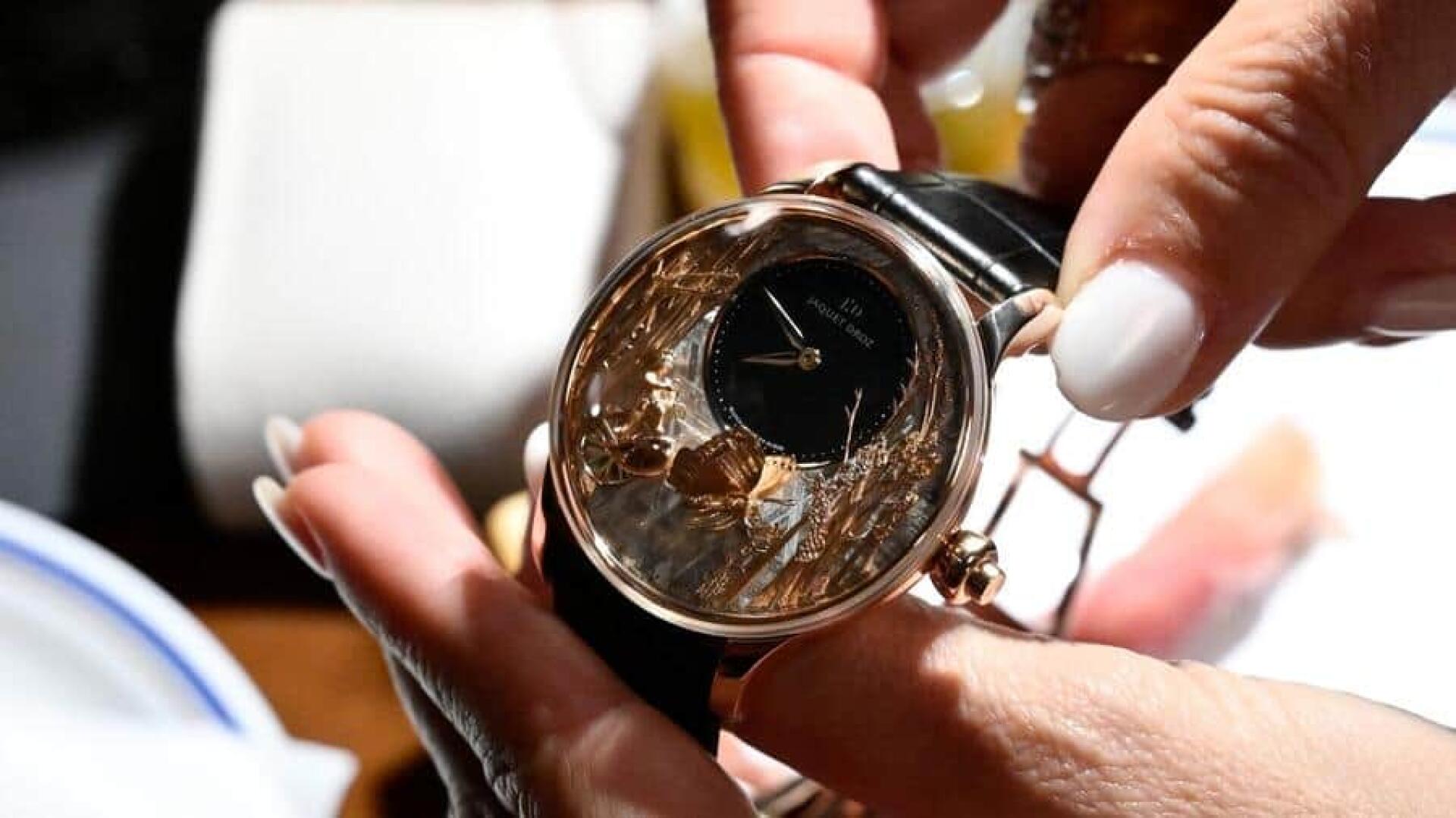 <p>Die Mitglieder von CollectorSphere treffen sich an Veranstaltungen auf der ganzen Welt, insbesondere parallel zu Uhrenmessen, und bleiben über WhatsApp und eine private Internetplattform in Kontakt.</p>