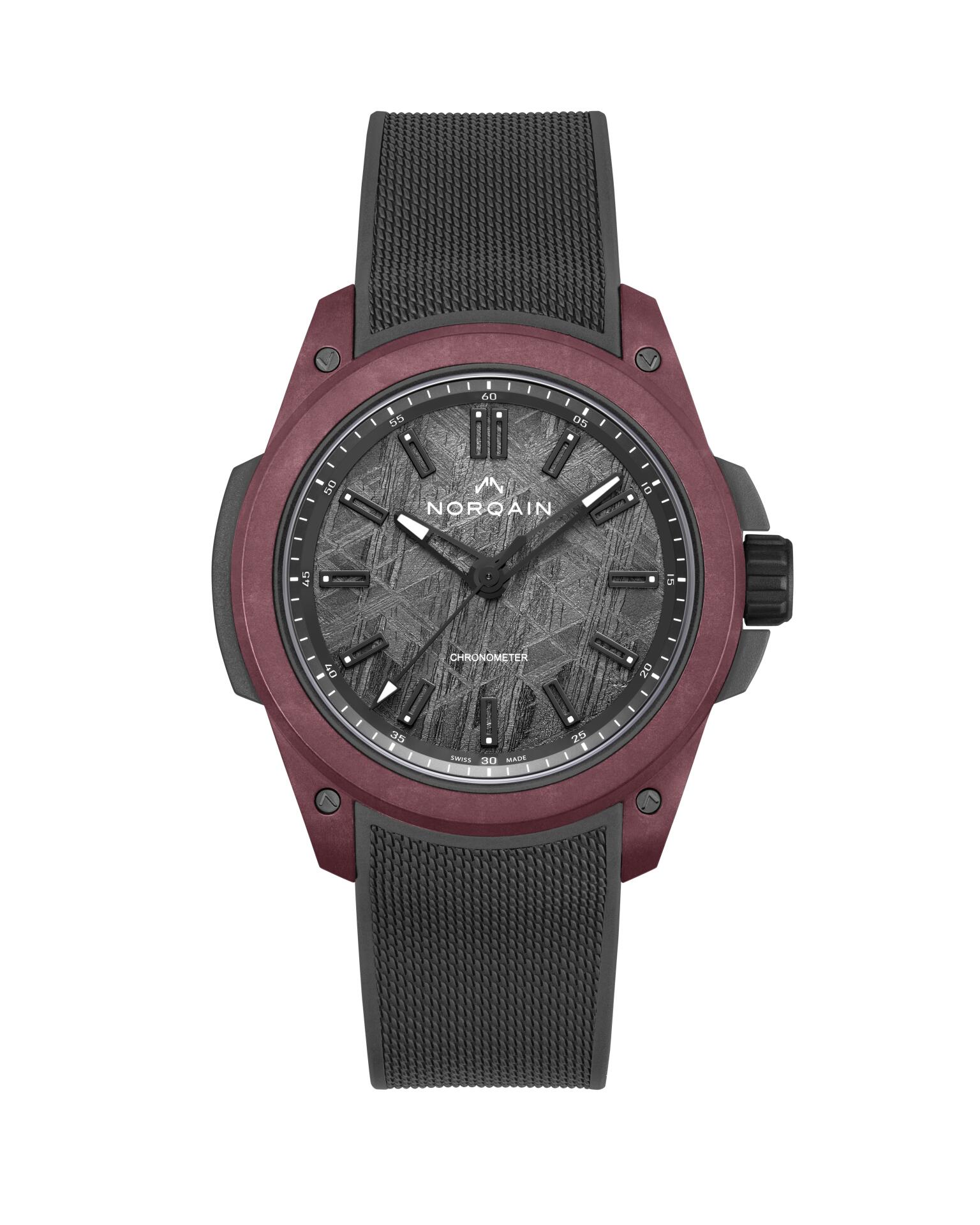 <p>Norqain Wild One Meteorite</p>
<p>Gehäuse: 42 mm, Norteq;</p>
<p>Werk: Manufakturkaliber NN20/1, COSC-zertifiziert;</p>
<p>Gangreserve 70 h;</p>
<p>Preis: 5950 Fr.</p>