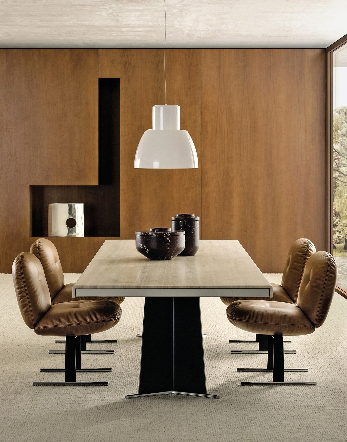 Der Designer Giampiero Tagliaferri bringt mit dem Sessel Libra die 1970er-Jahre zurück an den Tisch.