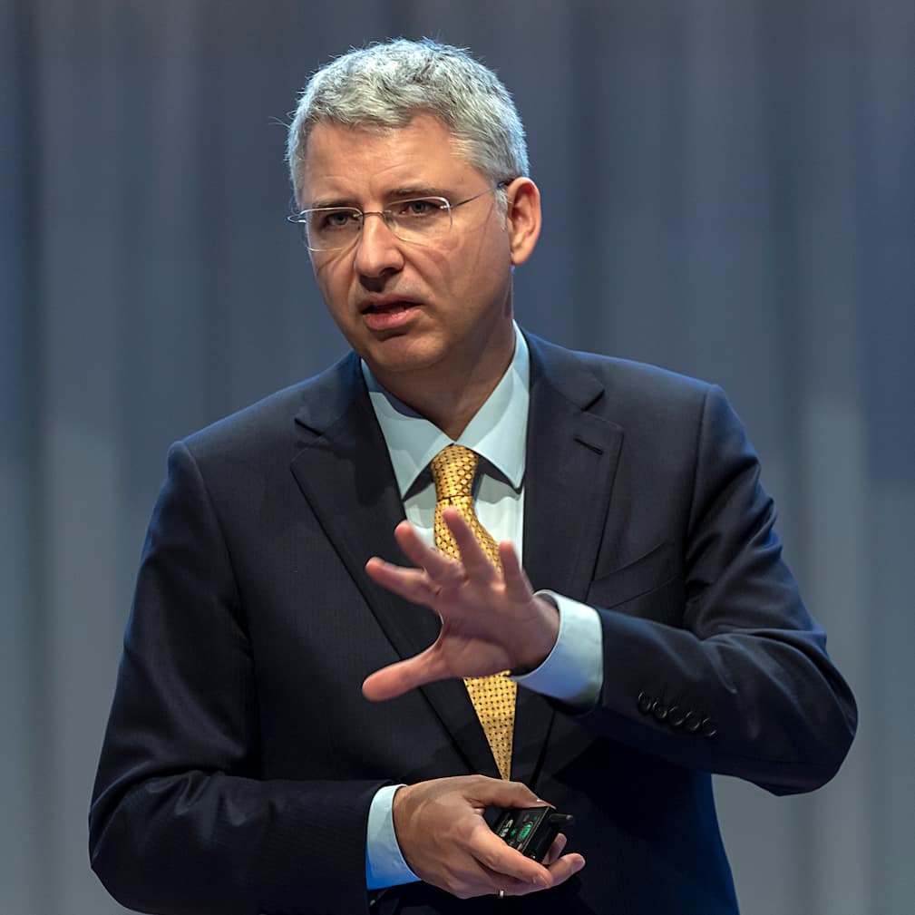 Severin Schwan, CEO des Schweizer Pharmaunternehmens Roche Holding AG, spricht während der Bilanzmedienkonferenz im Roche Tower in Basel, Schweiz, am Donnerstag, 31. Januar 2019. 