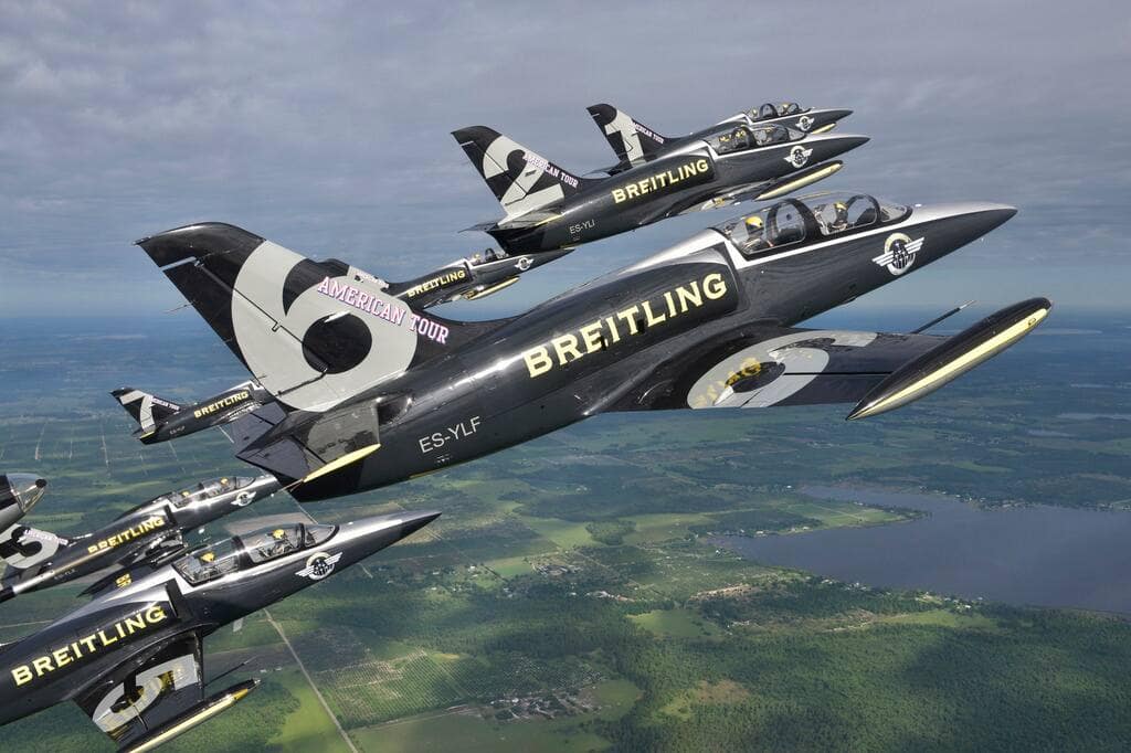 Breitling-Fliegerstaffel: Die Uhrenmarke leistet sich diesen Luxus