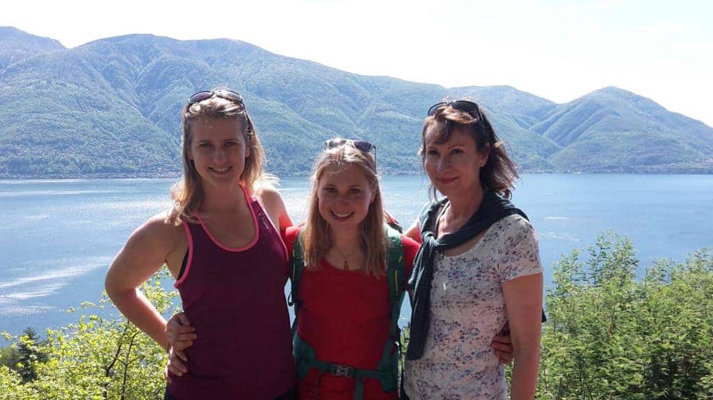 Suzanne Thoma mit ihren beiden Töchtern Elisabeth Jansen (l.) und Frances Hubis.