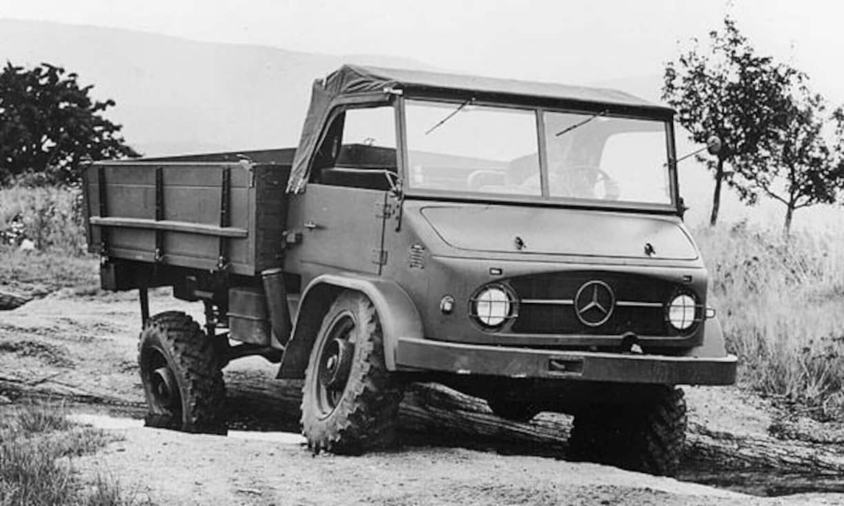 1948: Ackerschlepper, Pick-up, Geländewagen oder Lkw? Der Unimog ist ein Alleskönner – und wird noch immer gebaut.