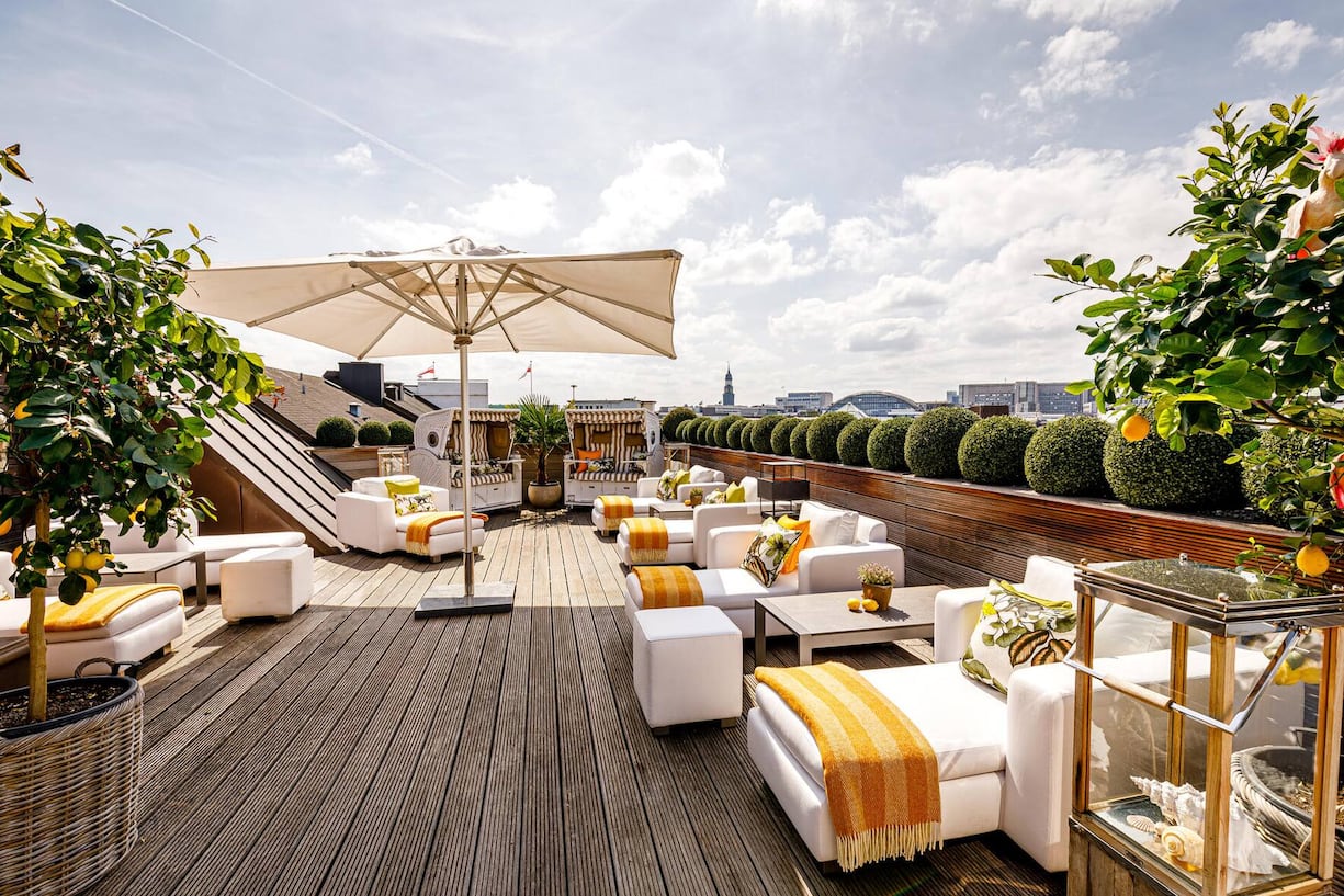 Vier Jahreszeiten
Das am besten gehütete Geheimnis Hamburgs: die 300 Quadratmeter grosse Dachterrasse.